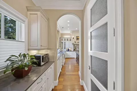 Entry Way - 19566 San Vincente Dr, Redding, CA 96003 photo 3 of 5
