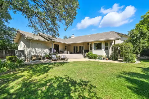 Exterior - 3401 Toro Way, Redding, CA 96002 photo 5 of 8