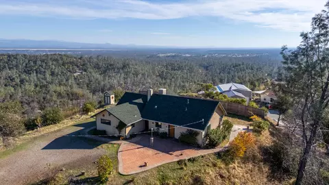 14018 Highview Trl, Redding, CA 96003