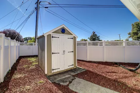 Exterior - 5803 Sierra Dr, Redding, CA 96003 photo 11 of 13