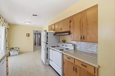 Kitchen - 5803 Sierra Dr, Redding, CA 96003 photo 3 of 4