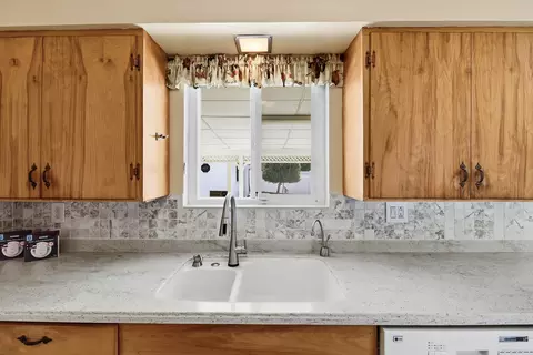 Kitchen - 5803 Sierra Dr, Redding, CA 96003 photo 4 of 4