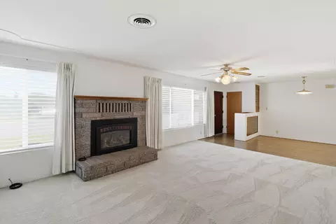 Living - 5803 Sierra Dr, Redding, CA 96003 photo 4 of 7