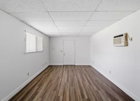 Living - 5803 Sierra Dr, Redding, CA 96003 photo 7 of 7