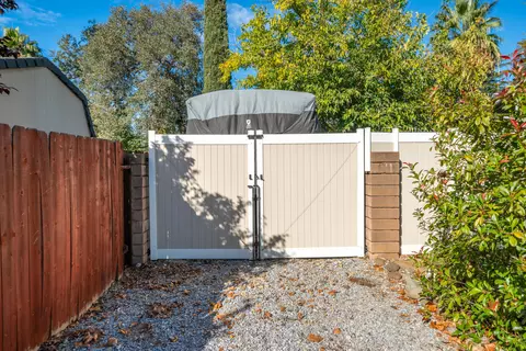 Exterior - 3195 Forest Hills Dr, Redding, CA 96002 photo 31 of 34
