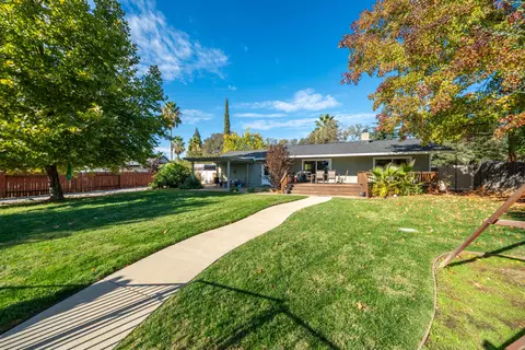 Exterior - 3195 Forest Hills Dr, Redding, CA 96002 photo 16 of 34