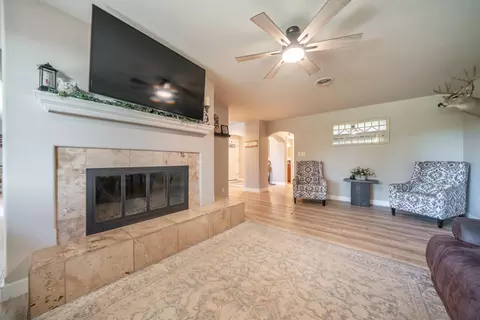 Living - 3195 Forest Hills Dr, Redding, CA 96002 photo 3 of 3