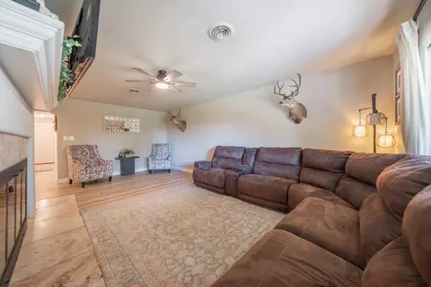 Living - 3195 Forest Hills Dr, Redding, CA 96002 photo 2 of 3