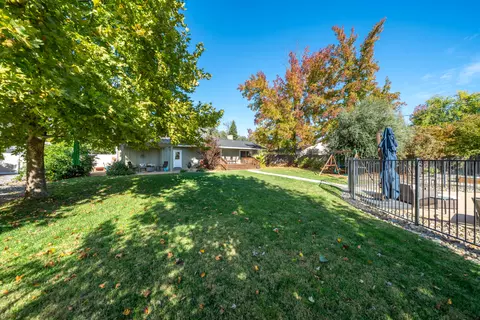 Exterior - 3195 Forest Hills Dr, Redding, CA 96002 photo 15 of 34