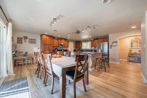 Dining - 3195 Forest Hills Dr, Redding, CA 96002 photo 2 of 4