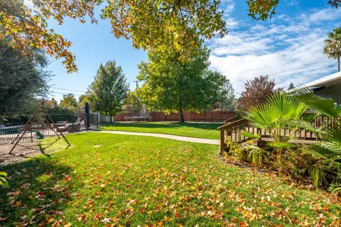 Exterior - 3195 Forest Hills Dr, Redding, CA 96002 photo 11 of 34
