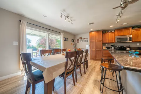 Dining - 3195 Forest Hills Dr, Redding, CA 96002 photo 4 of 4
