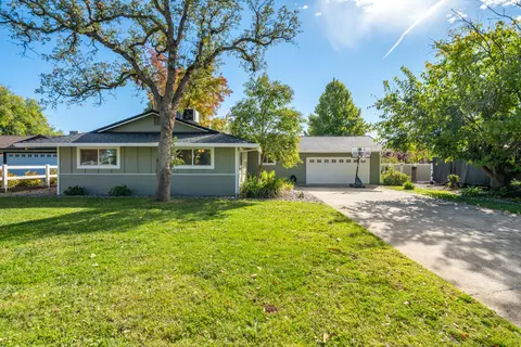 Exterior - 3195 Forest Hills Dr, Redding, CA 96002 photo 2 of 34