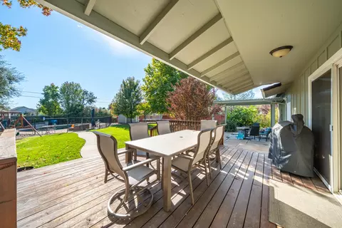 Exterior - 3195 Forest Hills Dr, Redding, CA 96002 photo 5 of 34