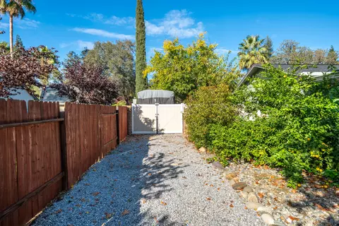 Exterior - 3195 Forest Hills Dr, Redding, CA 96002 photo 30 of 34