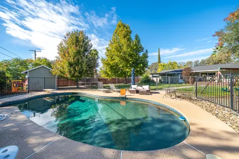 Exterior - 3195 Forest Hills Dr, Redding, CA 96002 photo 22 of 34