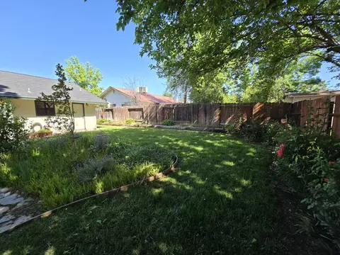 Exterior - 3671 Santa Rosa Way, Redding, CA 96003 photo 8 of 12