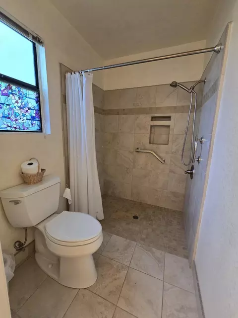 Bath - 3671 Santa Rosa Way, Redding, CA 96003 photo 6 of 6