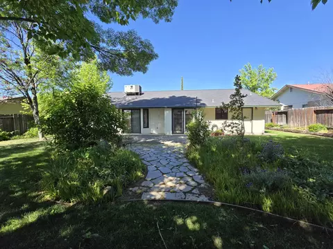 Exterior - 3671 Santa Rosa Way, Redding, CA 96003 photo 6 of 12