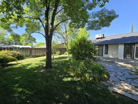 Exterior - 3671 Santa Rosa Way, Redding, CA 96003 photo 7 of 12