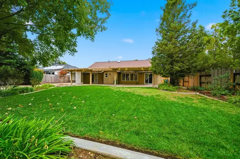 Exterior - 3261 Misty Glen Dr, Redding, CA 96001 photo 10 of 14
