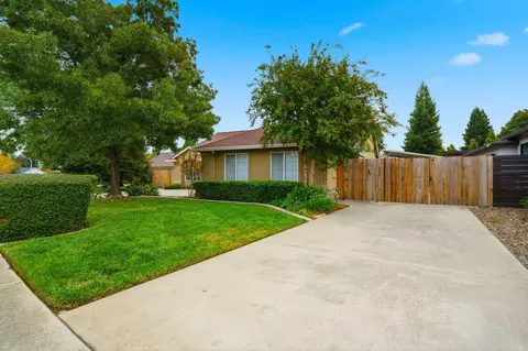 Exterior - 3261 Misty Glen Dr, Redding, CA 96001 photo 5 of 14