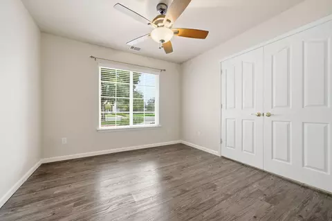 Bedroom - 3261 Misty Glen Dr, Redding, CA 96001 photo 5 of 7