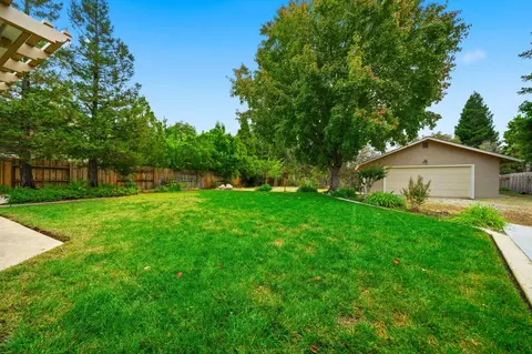 Exterior - 3261 Misty Glen Dr, Redding, CA 96001 photo 9 of 14