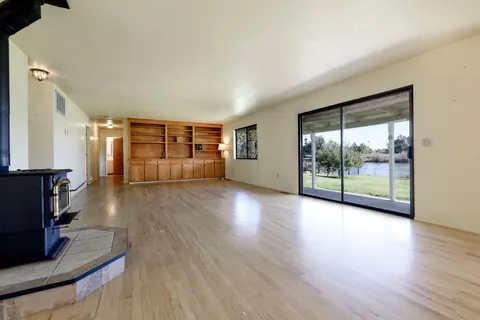 Living - 7035 Riverside Dr, Redding, CA 96001 photo 2 of 3