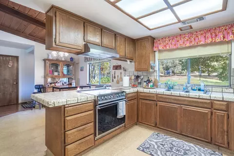 21078 View Lake Dr, Redding, CA 96003 photo 5