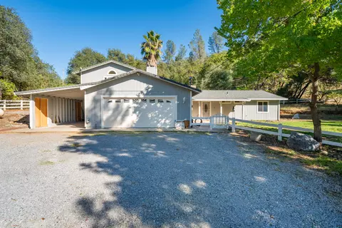 Exterior - 19707 Copper Canyon Rd, Redding, CA 96003 photo 2 of 26