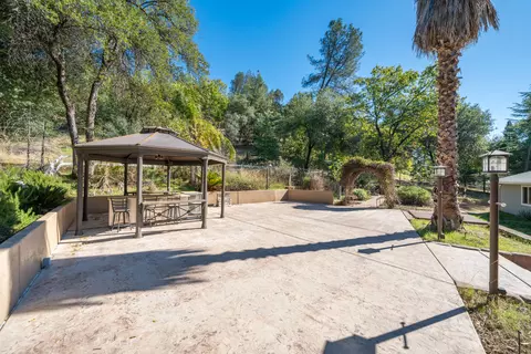Exterior - 19707 Copper Canyon Rd, Redding, CA 96003 photo 11 of 26