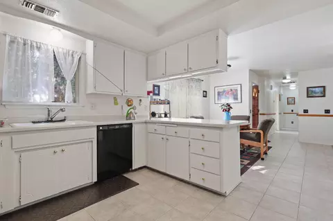Kitchen - 2872 Harlan Dr, Redding, CA 96003 photo 2 of 4