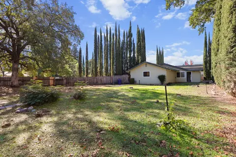 Exterior - 2872 Harlan Dr, Redding, CA 96003 photo 2 of 7