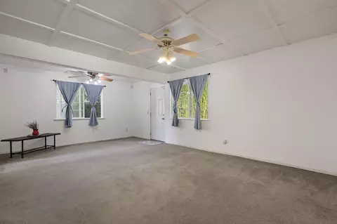 Living - 2872 Harlan Dr, Redding, CA 96003 photo 3 of 5