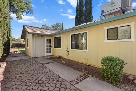 Exterior - 2872 Harlan Dr, Redding, CA 96003 photo 5 of 7