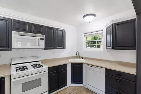 Kitchen - 2940 Anita St, Redding, CA 96001 photo 2 of 2
