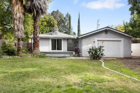 Exterior - 2940 Anita St, Redding, CA 96001 photo 5 of 6