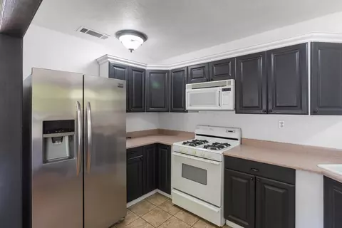 Kitchen - 2940 Anita St, Redding, CA 96001 photo 1 of 2