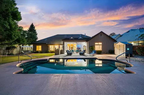 1495 Spanish Bay Dr, Redding, CA 96003 photo 3