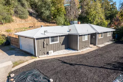 1514 Benton Dr, Redding, CA 96003 photo 1
