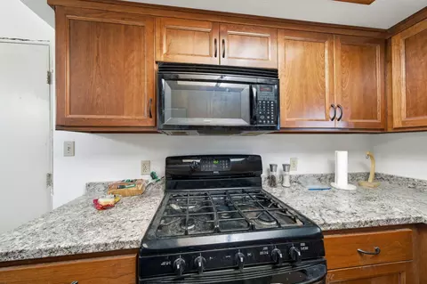 Kitchen - 1450 Greenback Ln, Redding, CA 96003 photo 3 of 3