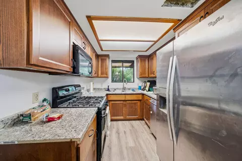 Kitchen - 1450 Greenback Ln, Redding, CA 96003 photo 1 of 3