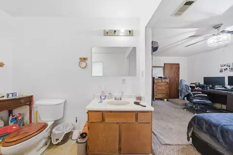 Bath - 1450 Greenback Ln, Redding, CA 96003 photo 1 of 3
