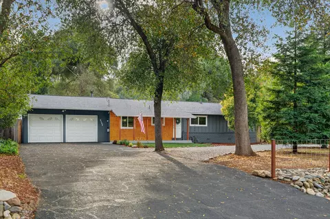 8500 Copper Dr, Redding, CA 96001