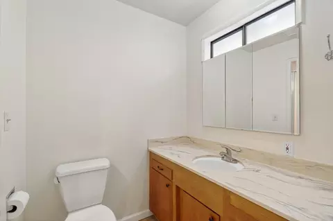Bath - 8500 Copper Dr, Redding, CA 96001 photo 3 of 4
