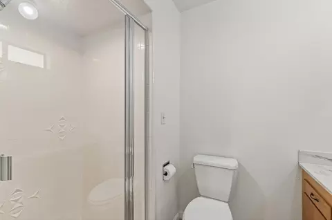 Bath - 8500 Copper Dr, Redding, CA 96001 photo 4 of 4
