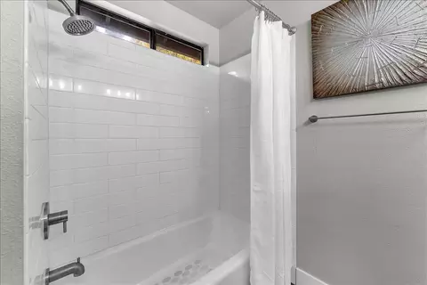 Bath - 3036 Monte Bello Dr, Redding, CA 96001 photo 3 of 3