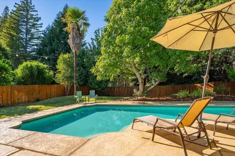 Exterior - 3036 Monte Bello Dr, Redding, CA 96001 photo 2 of 27