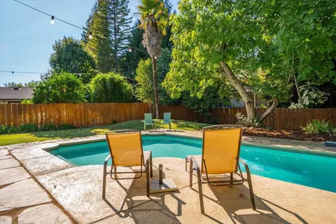 Exterior - 3036 Monte Bello Dr, Redding, CA 96001 photo 6 of 27